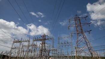 年轻人死于电死,本来会试图在玻利瓦尔偷电缆