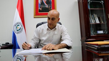 Julio Mazzoleni, ministro de Salud