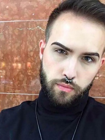 Actualmente Adam Worton es musico