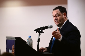 Reidel se recibió de físico