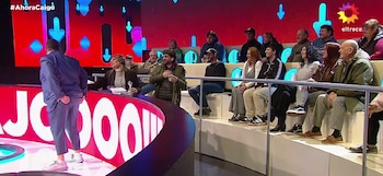 Luli Latorre advirtió desde detrás de cámaras que el pantalón de Darío Barassi se había abierto a la altura de la cola