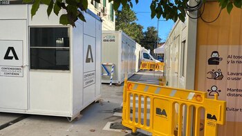 Están equipados con heladeras, microondas,