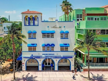 Gloria y Emilio Estefan venden