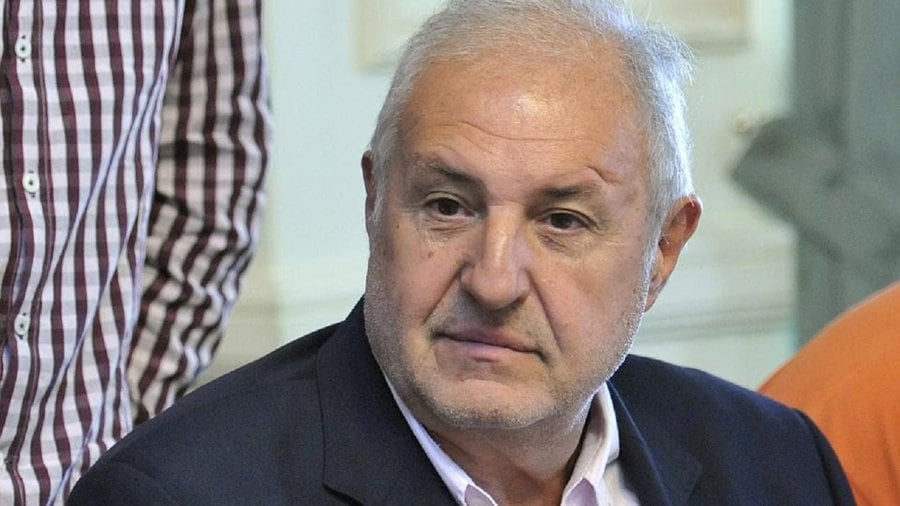 El vicepresidente regional de la Unión Industrial Argentina (UIA), Guillermo Moretti, cuestionó la política económica del Gobierno antes del inicio de la celebración por el Día de la Industria
