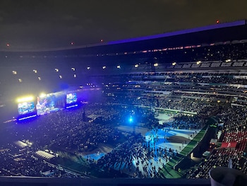 Debido a la estructura de las secciones, el Estadio Banorte no lució a su completa capacidad durante el último concierto de Elton John en México
(Créditos: Uriel Monterrubio)