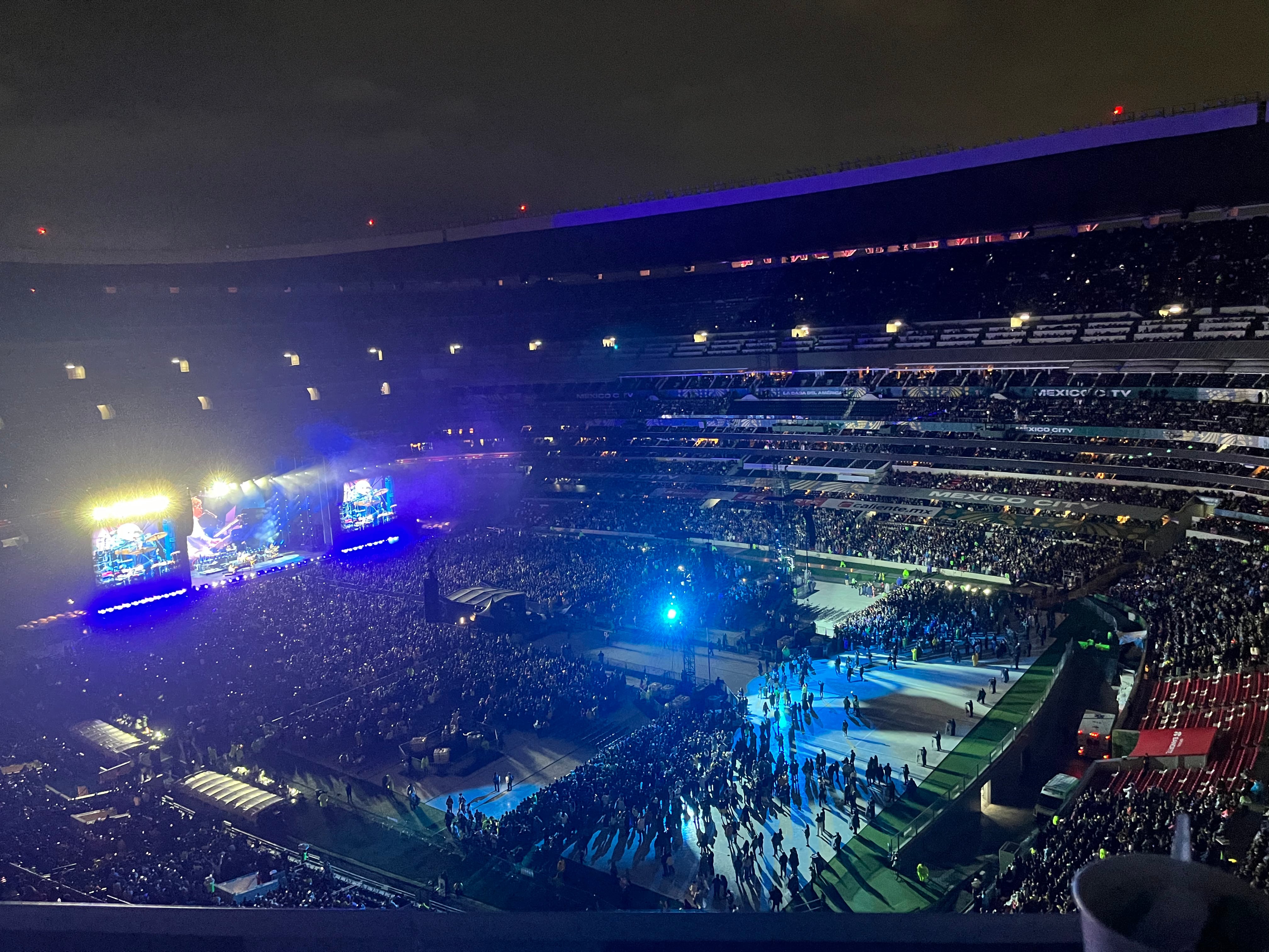 Debido a la estructura de las secciones, el Estadio Banorte no lució a su completa capacidad durante el último concierto de Elton John en México (Créditos: Uriel Monterrubio)