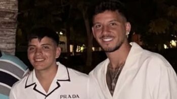 Gonzalo junto a su hermano