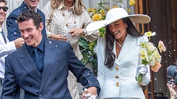 El look nupcial de Dua Lipa, inspirado en Bianca Jagger, revoluciona las tendencias de boda