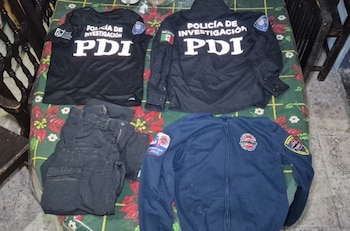 Parte de los uniformes apócrifos