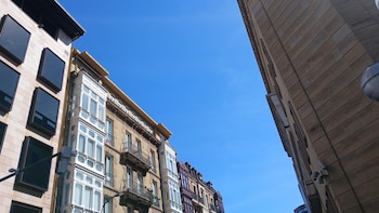La estabilidad marcará la jornada con cielos poco nubosos aunque habrá chubascos fuertes en Murcia y C. Valenciana