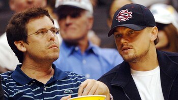 Adam Farrar, el hermanastro poco