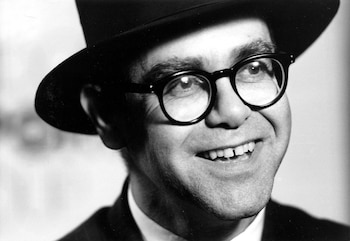 Elton John recordó con dolor