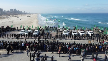 Palestinos y militantes de Hamás