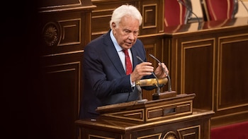 Felipe González acusa a EH Bildu de "blanquear" a ETA y reclama esclarecer los atentados sin resolver