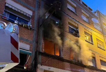 Vivienda incendiada en Santa Coloma