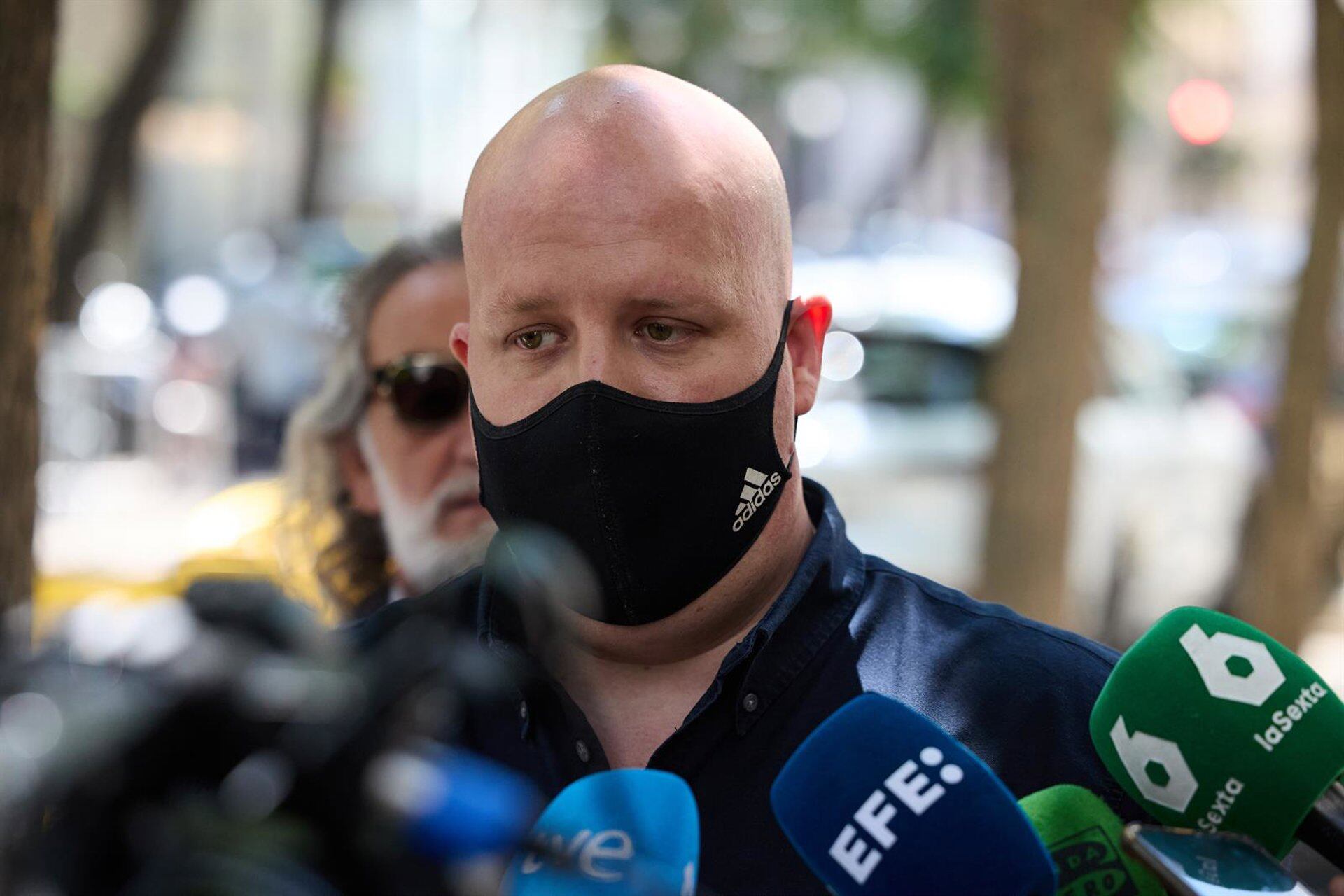 La AN detiene al empresario que financió a ‘Alvise’ por presunta estafa piramidal al apreciar riesgo de fuga