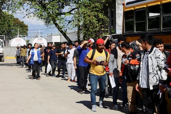 Migrantes hondureños deportados de Estados