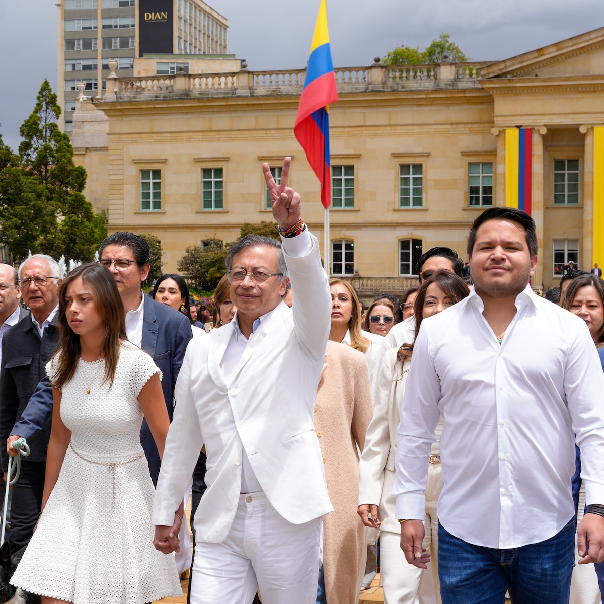 De la Espriella asume la Presidencia con la promesa de construir una “Patria Milagro” De la Espriella asume la Presidencia con la promesa de construir una “Patria Milagro”
