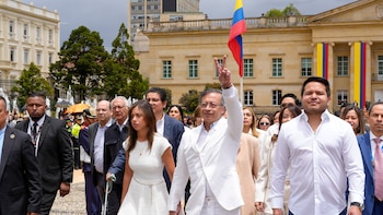 Gustavo Petro oficialmente dejó de ser el presidente de Colombia: así fue su salida de la Casa de Nariño