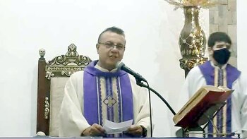 Sacerdote denunció que políticos corruptos