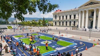 La educación vial se refuerza con parque móvil para niños en El Salvador