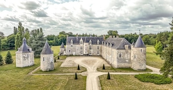Edifício medieval do século XV à venda na França