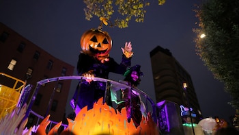 ¿Cambiará Halloween por el fin del horario de verano en EEUU? Qué pasará con los relojes este domingo