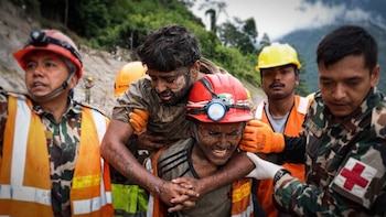Nueve días atrapado en un túnel de Nepal: qué dice la ciencia sobre los beneficios de la meditación que lo ayudó a sobrevivir