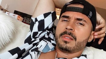 En plena presentación musical, Reykon