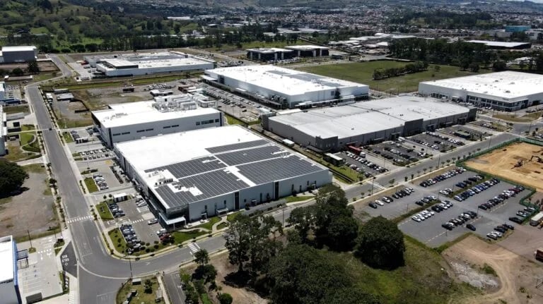 La Zona Franca La Lima, ubicada en Cartago, impulsa la iniciativa como parte de su estrategia “¡Quédate en Cartago!”, que busca generar oportunidades profesionales para el talento de la provincia. Fuente: Zona Franca La Lima