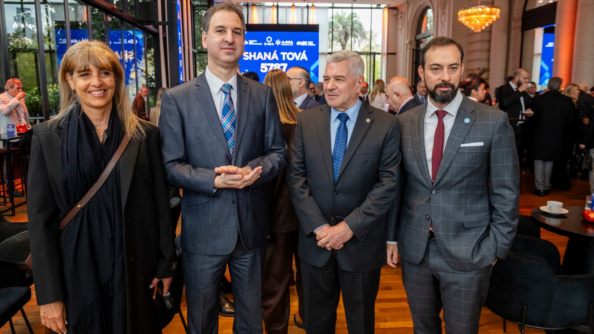 Mónica Sucari, secretaria de la DAIA; Victor Garelik, director ejecutivo de la DAIA; Horacio Giménez, ministro de Seguridad porteño; y Ezequiel Herszage, jefe de Gabinete Corporativo de IRSA