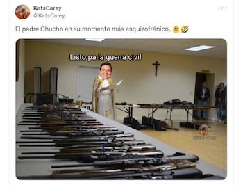 El padre Chucho dando la