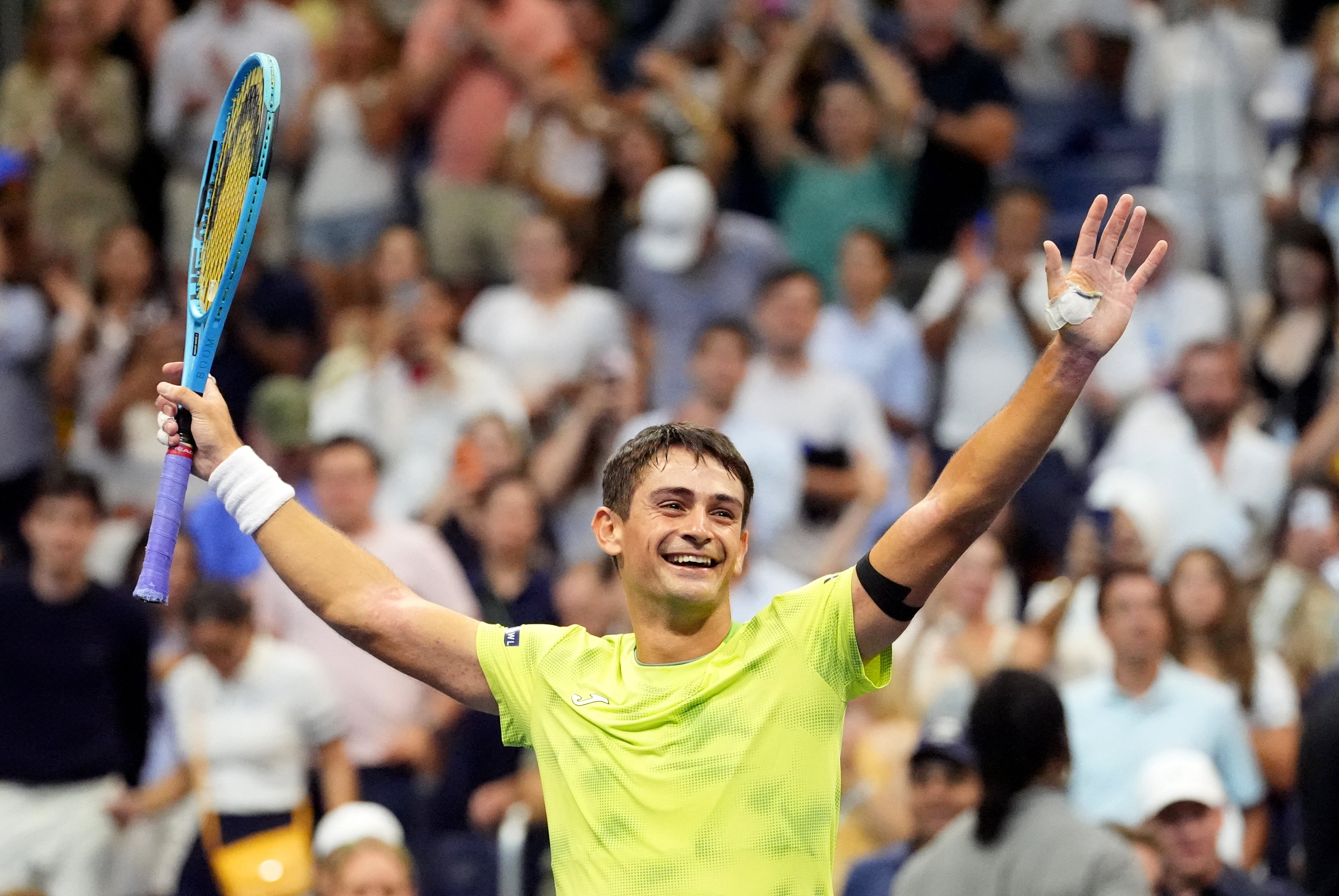 Mariano Navone celebra su histórico triunfo ante Novak Djokovic (Crédito: REUTERS/Robert Deutsch)