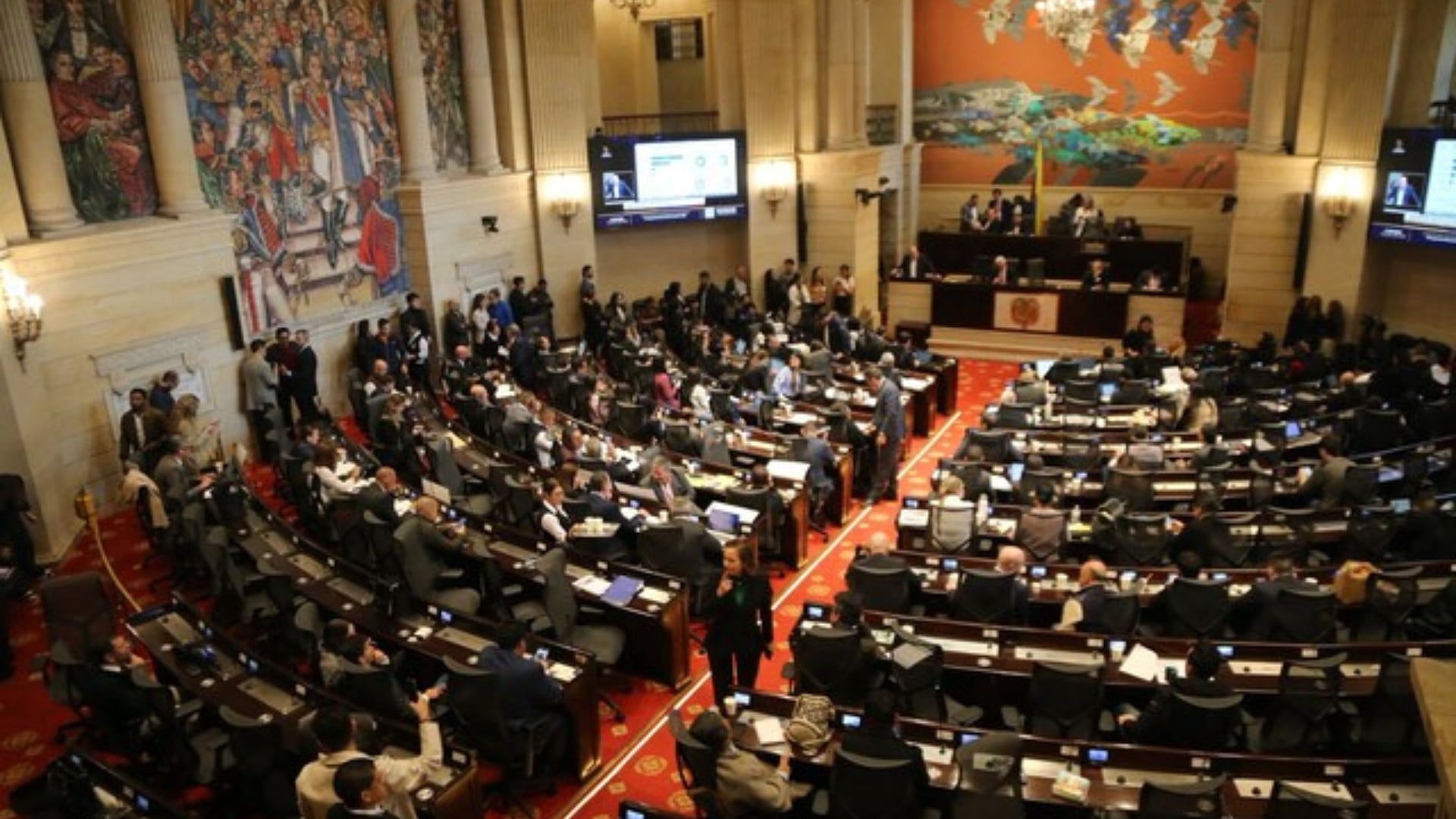 Debate por la reforma pensional en el Congreso: la iniciativa del Gobierno genera tensiones por el manejo de los recursos y el futuro del sistema - crédito Colprensa