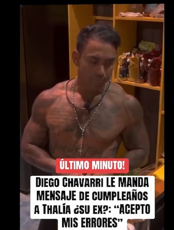 Diego Chávarri en la cocina de ‘La Granja VIP’ enviando el mensaje de cumpleaños a Thalía Bentín.