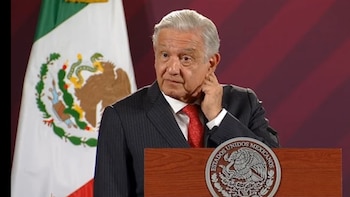 AMLO criticó al INE, al