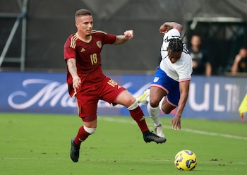 Vélez explicó que lo que vivió Edson Tortolero fue traumático para el jugador venezolano, ya que vivió una tragedia similar en su país natal: Venezuela-crédito Rhona Wise/Imagn Images