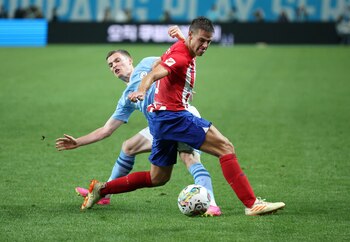 Azpilicueta durante el amistoso contra