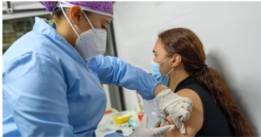 La Secretaría Distrital de Salud ofrece jornada gratuita de vacunación contra poliomielitis, sarampión, difteria, hepatitis B y VPH el 21 de noviembre - crédito Alcaldía Bogotá