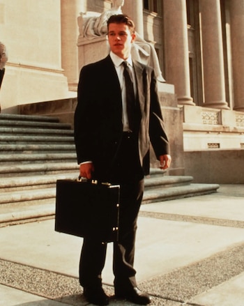 Matt Damon interpretó a un recién graduado de abogado. (Phillip Caruso/Paramount/Kobal/Shutterstock )