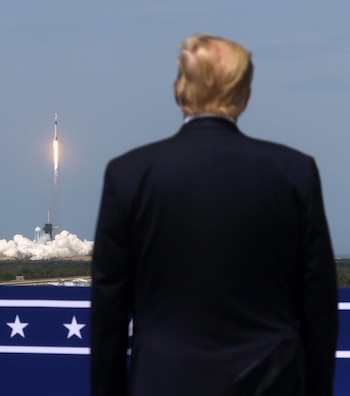 Trump asistió al lanzamiento en