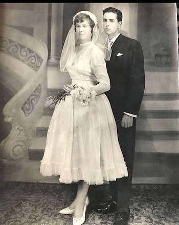 DANIELA CARDONE "A SOLAS" - FOTOS 1 / INFANCIA - ADOLESCENCIA - PADRES - HERMANOS - ABUELA