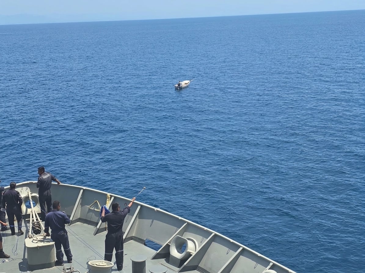 Personal de la Armada de México activó el protocolo de búsqueda y rescate tras recibir el reporte de una embarcación menor desaparecida en aguas del Pacífico guerrerense. Crédito: Especial