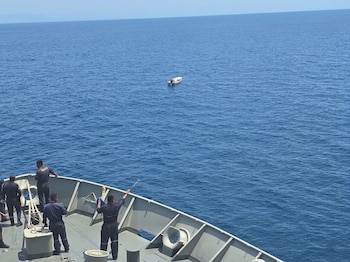 Personal de la Armada de México activó el protocolo de búsqueda y rescate tras recibir el reporte de una embarcación menor desaparecida en aguas del Pacífico guerrerense. Crédito: Especial