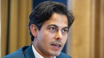 Jetten toma posesión como nuevo