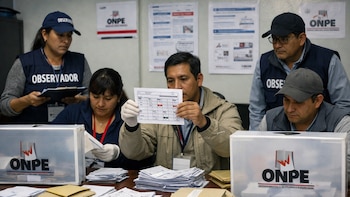 Segunda vuelta en Perú: EN VIVO el minuto a minuto del desarrollo electoral y apertura de mesas en el extranjero