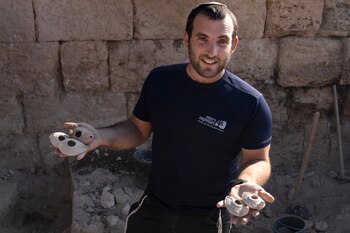 El arqueólogo Zvi Firer, de