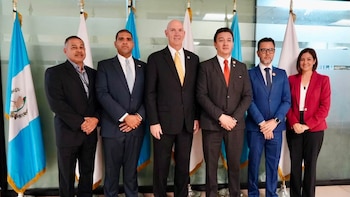 Los gobiernos de Estados Unidos y Guatemala acuerdan una cooperación de 3.5 millones de dólares para modernizar los controles migratorios