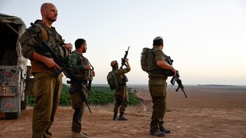 Israel abatió a dos combatientes