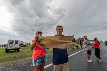 Tensión entre vecinos y militantes